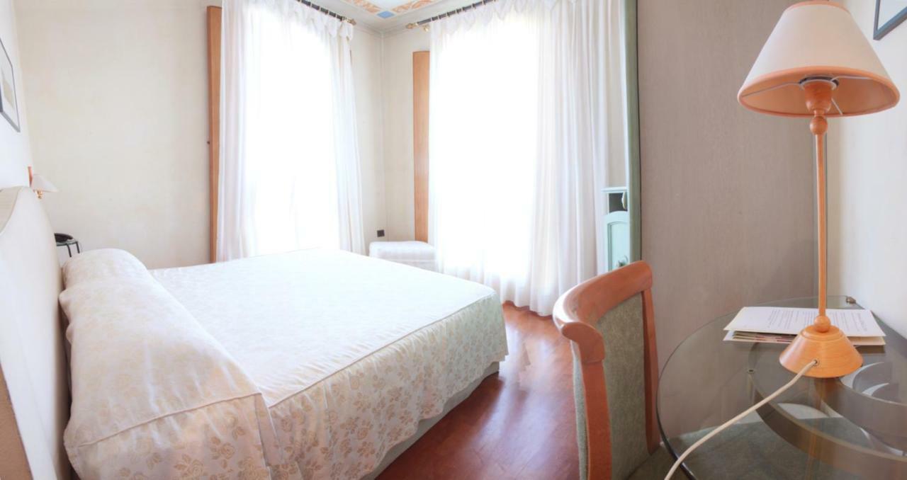 Hotel La Torre Torreglia ภายนอก รูปภาพ